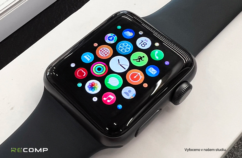 Apple_Watch_3_38mm_Recomp_studio_03